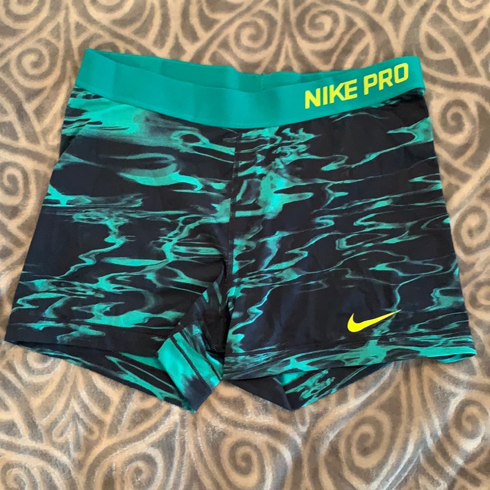 Women’s Nike pro spandex shorts